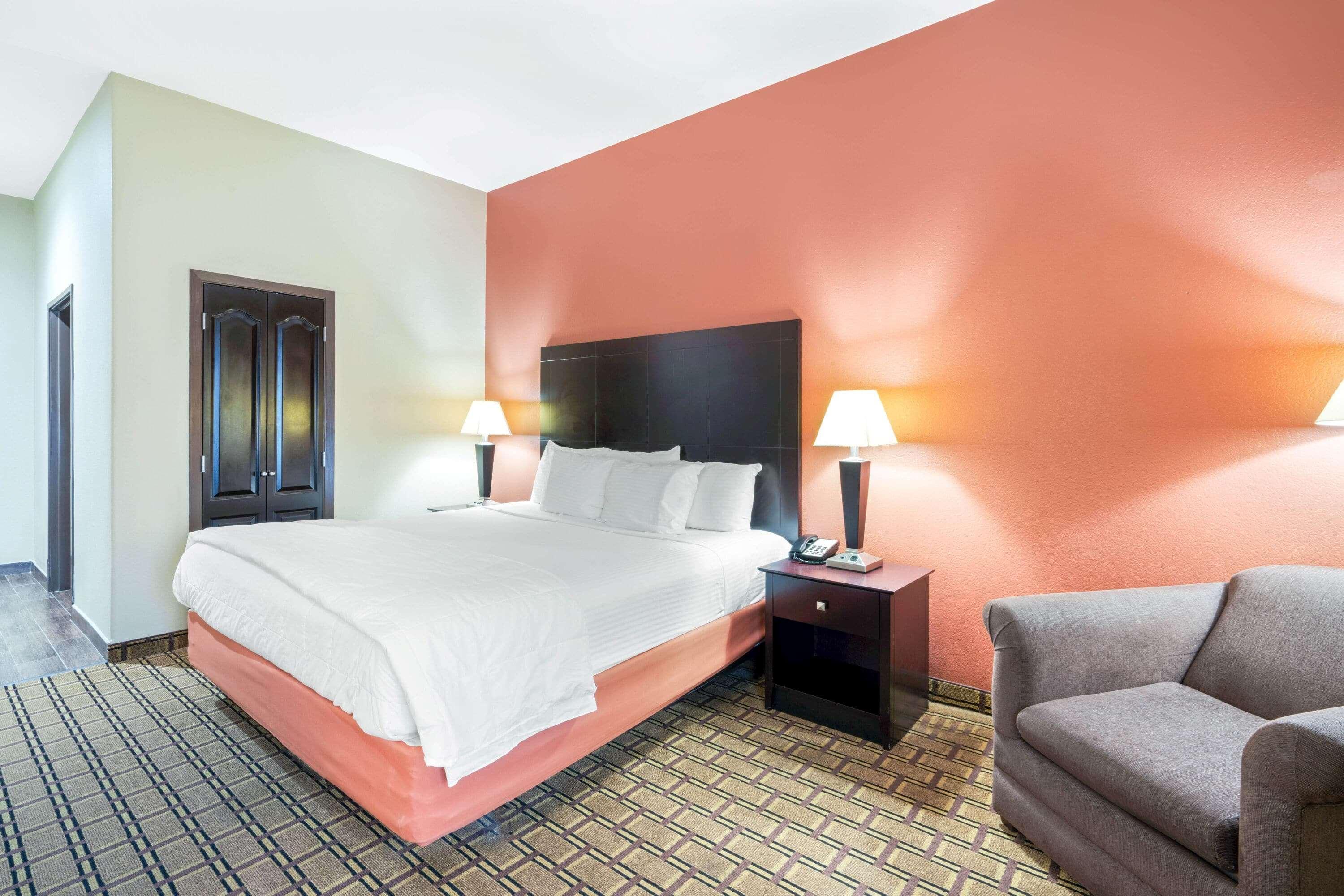 La Quinta By Wyndham แมคอเลสเตอร์ ภายนอก รูปภาพ