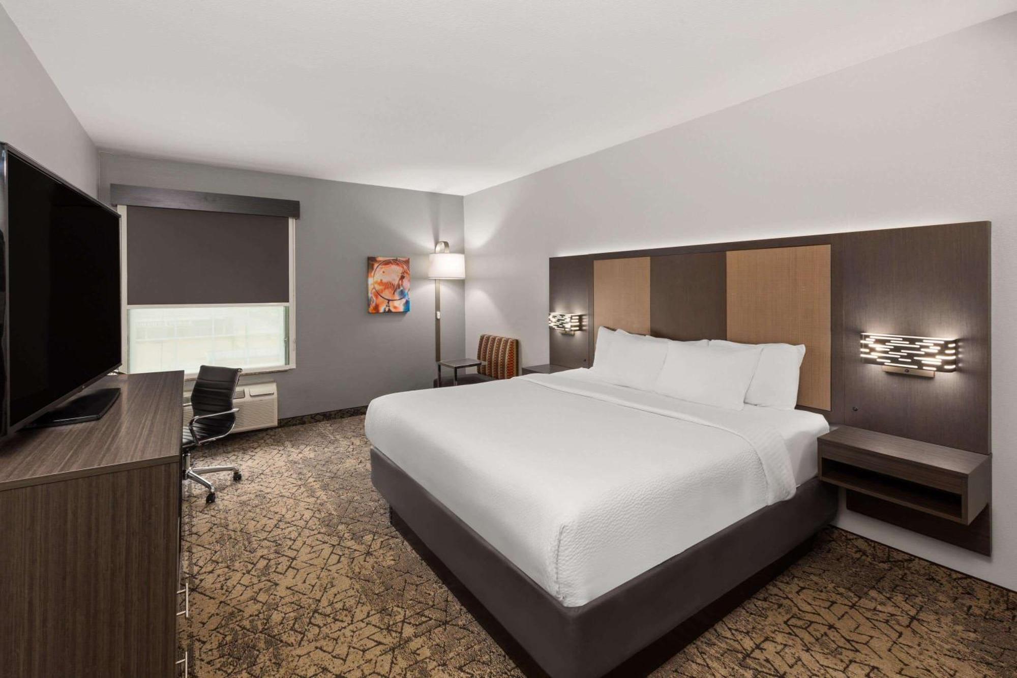 La Quinta By Wyndham แมคอเลสเตอร์ ภายนอก รูปภาพ