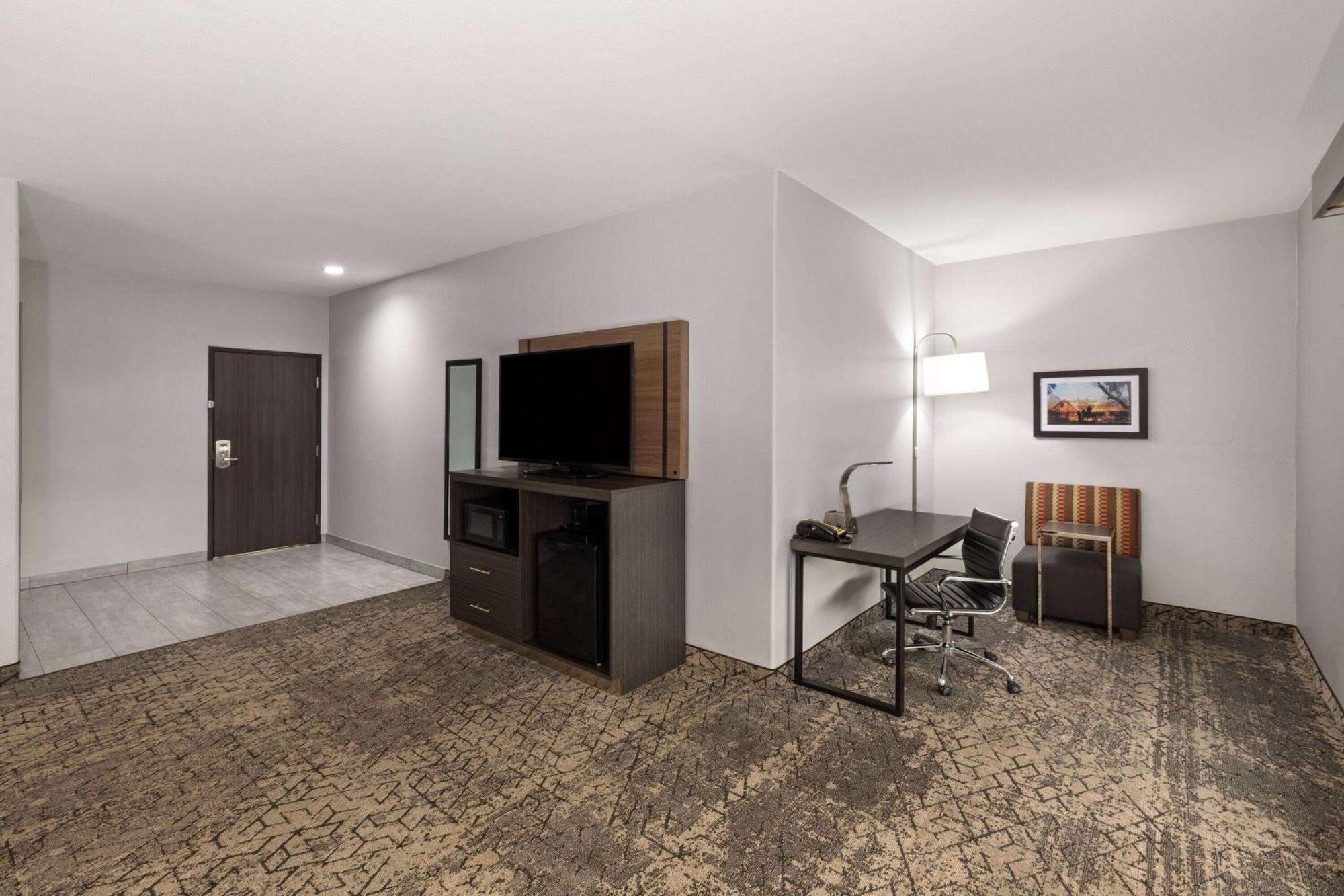 La Quinta By Wyndham แมคอเลสเตอร์ ภายนอก รูปภาพ