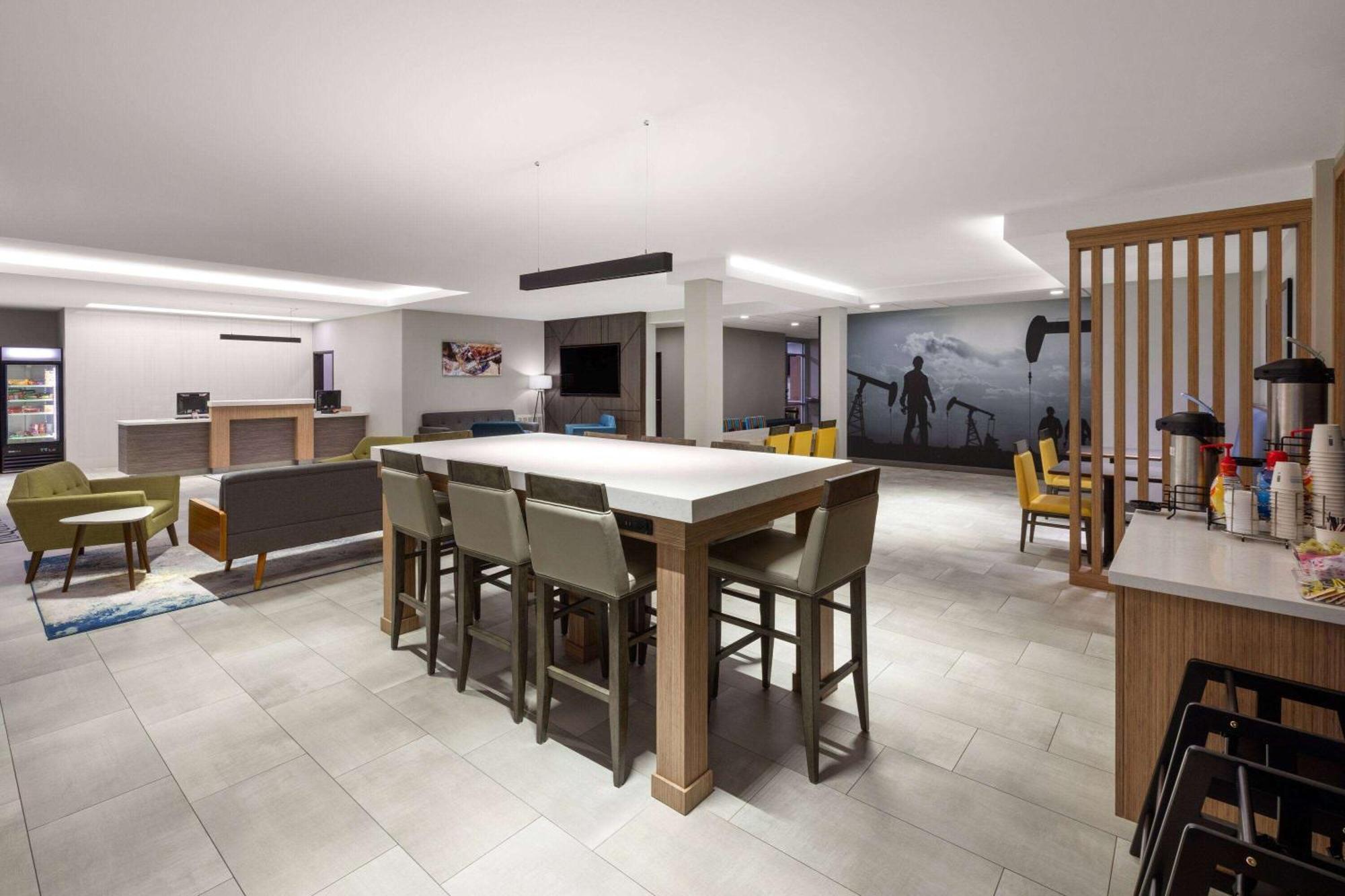 La Quinta By Wyndham แมคอเลสเตอร์ ภายนอก รูปภาพ